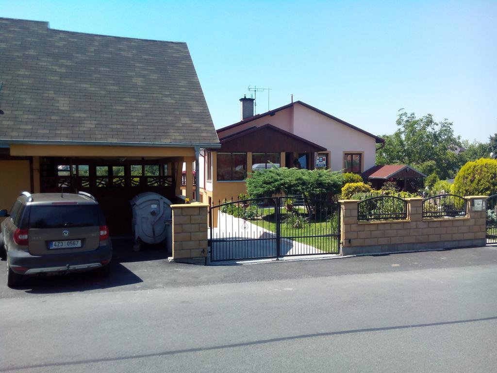 Penzion Ivana Valašské Meziříčí Exterior foto